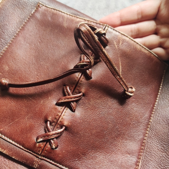 💗SOLD💗🦋VINTAGE American Angel Lace Up Leather Satchel - Picture 3 of 11